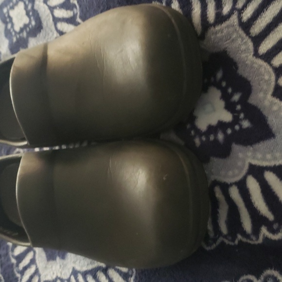 Black CROCS - Picture 7 of 7